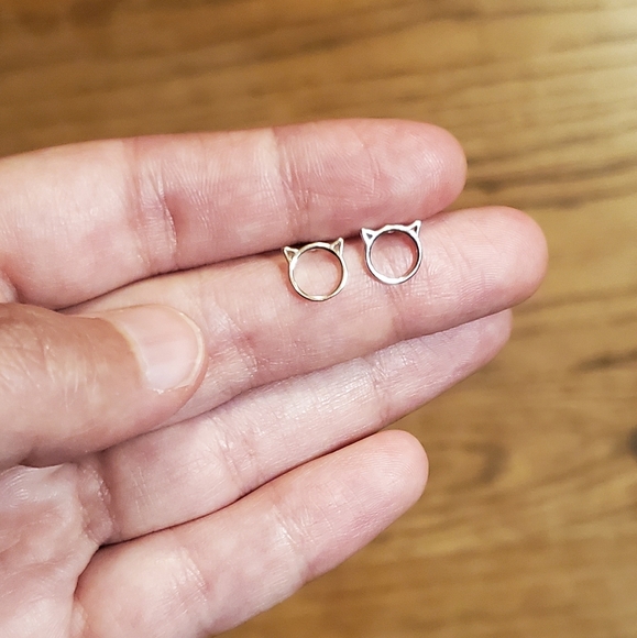 NWOT 925 Sterling Silver Cat Stud Earrings - Picture 2 of 5